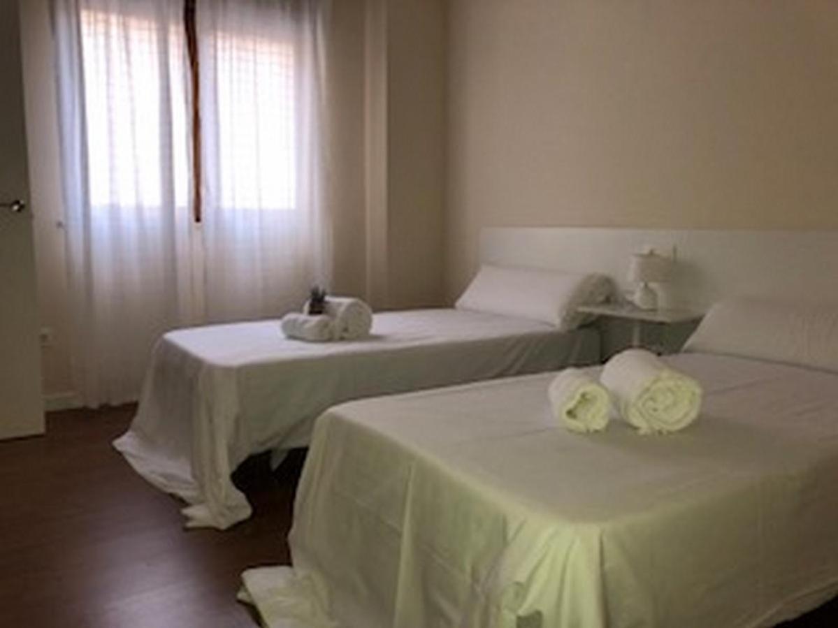 Apartamentos Turisticos Puente Romano Portal 4 Bajo -A 萨拉曼卡 客房 照片